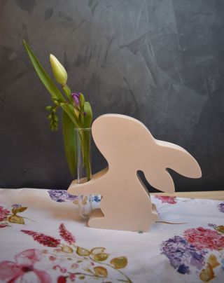 Váza zajačik: 15cm x 12,5cm x 3cm Vrátane skúmavky. #sprin #jesmonite #decoration #home #homedecor